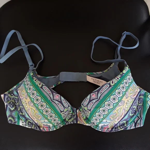 Victoria's Secret 32A Demi Cup Bra - Picture 1 of 7